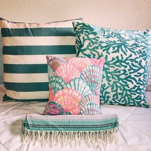 Lilly Pulitzer “Oh Shello” Accent Pillow